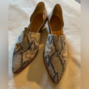 Chinese Laundry Snake Skin Women’s 10 shoes-worn twice